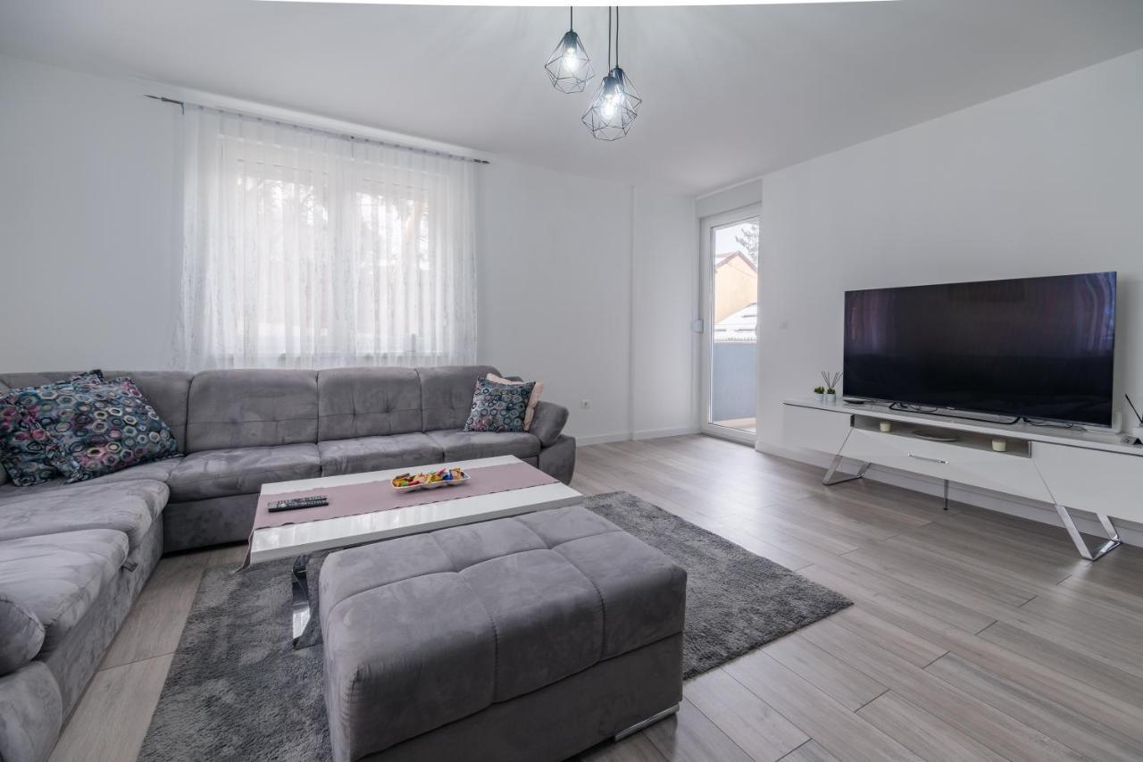 Apartment Aida Sarajevo Bagian luar foto